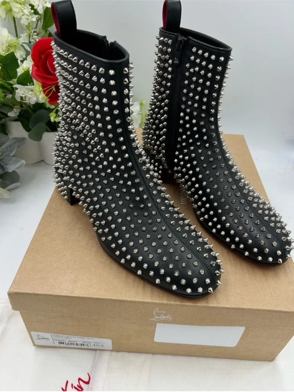 Men’s Christian Louboutin SPIKEASY studded leather ankle boots size 42.5